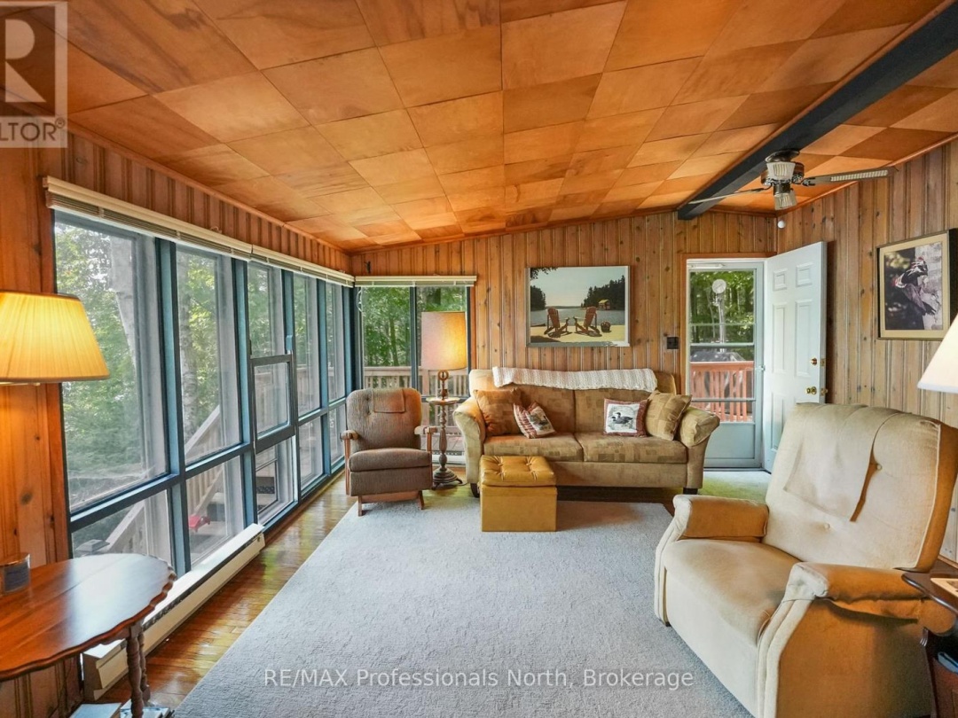 1089 AUTUMN LANE, 