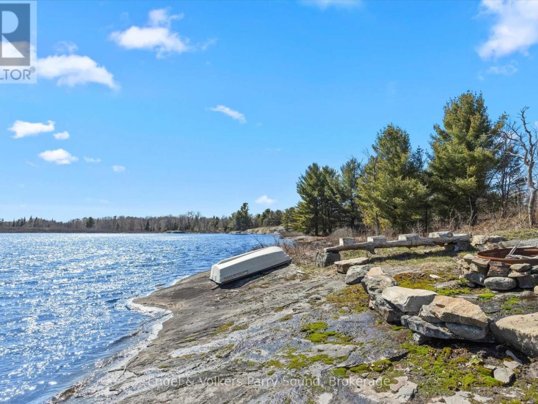 201 Loch Erne Road, Vowel Lake