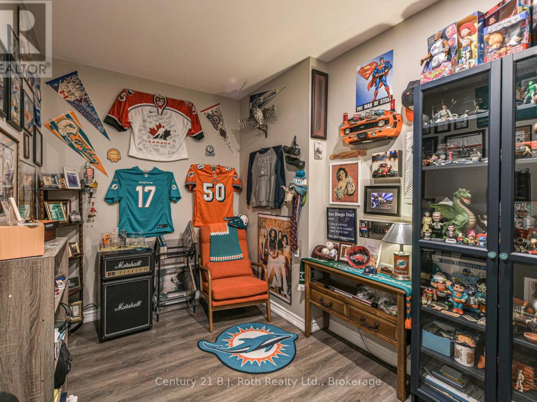 315 - 140 CEDAR ISLAND ROAD, 