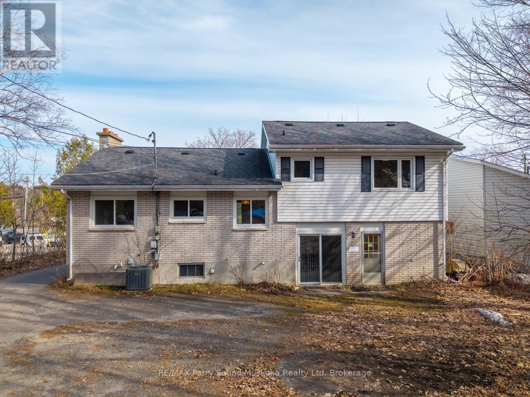 2 WILLIAM STREET, Parry Sound