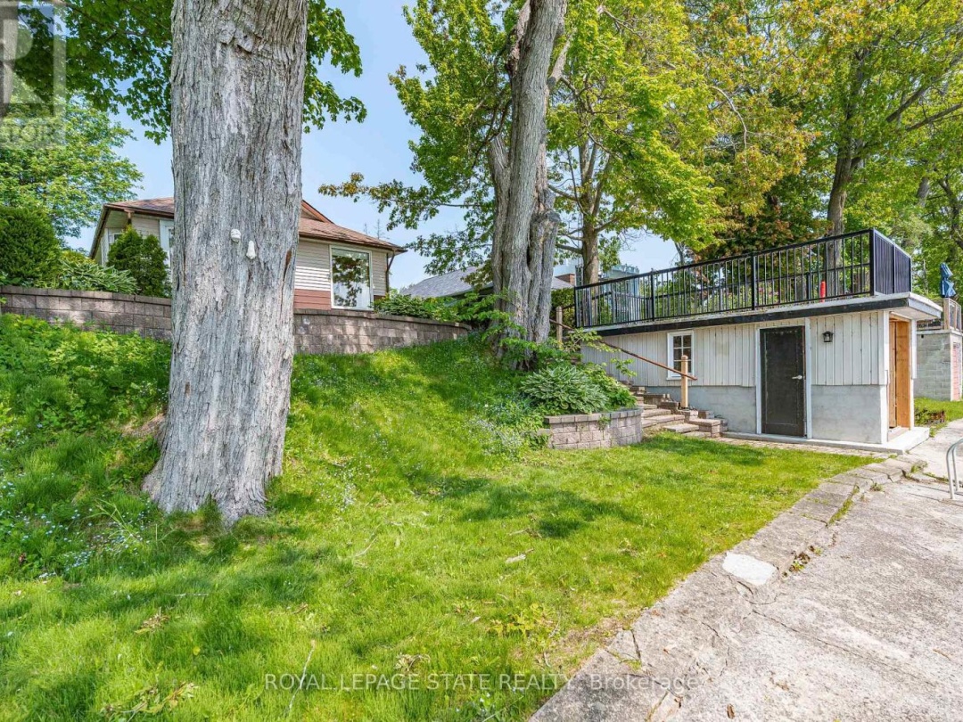 2703 LAKESIDE DRIVE, 