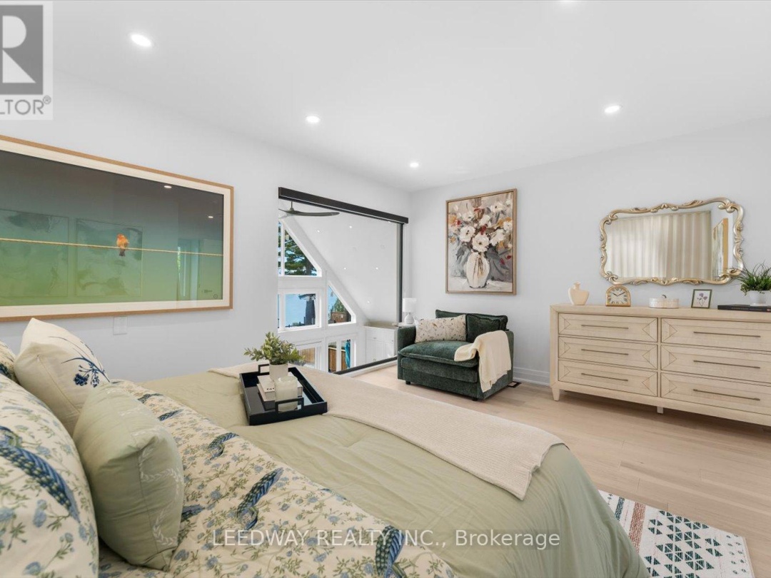 24410 Thorah Park Boulevard, Lake Simcoe