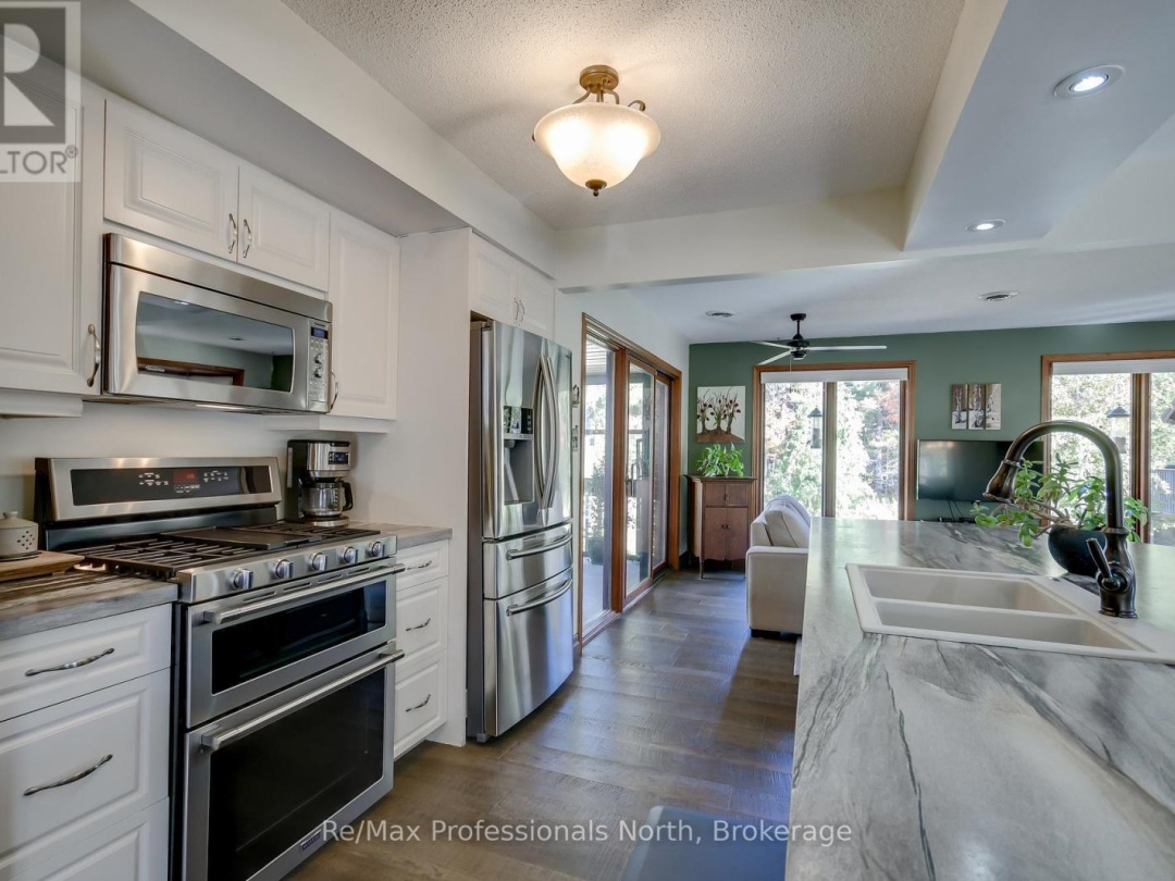 324 Bethune Drive N, Gull Lake