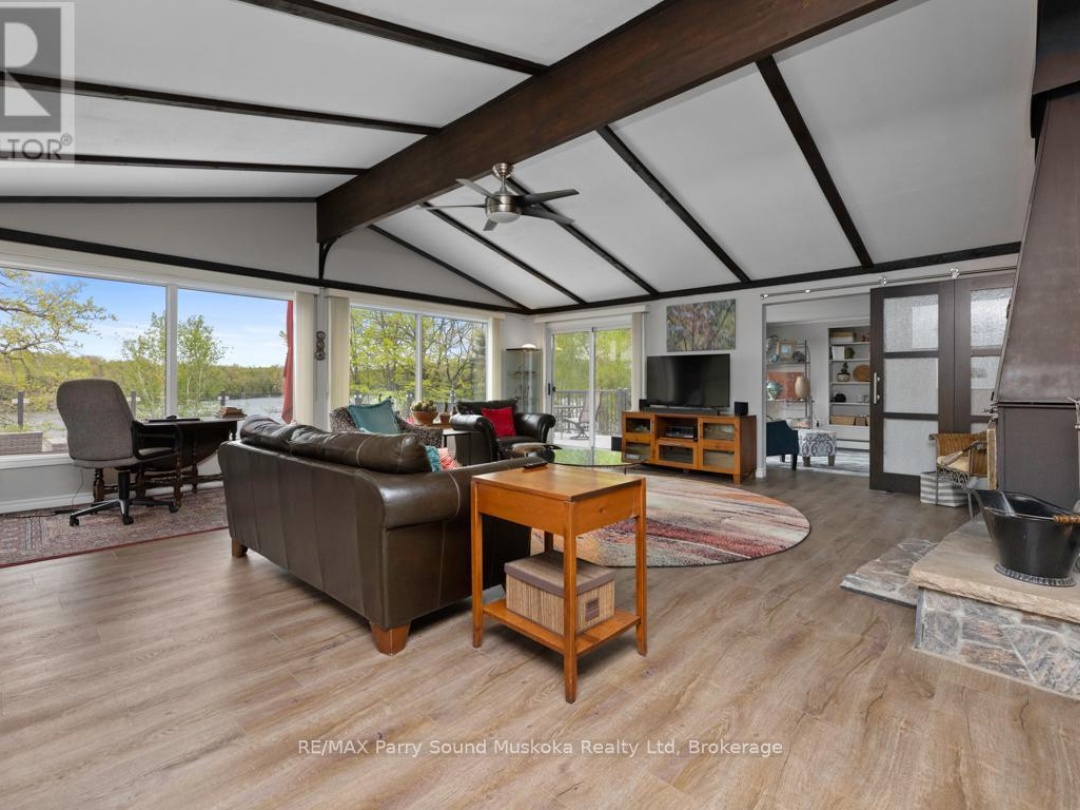 28 Lakeside Drive, Manitouwabing Lake