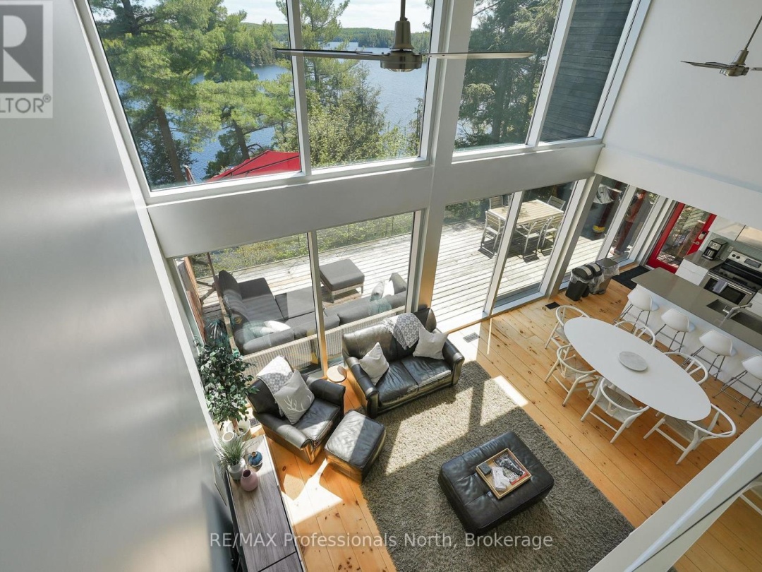 1004 Lipton Drive, Kennisis Lake