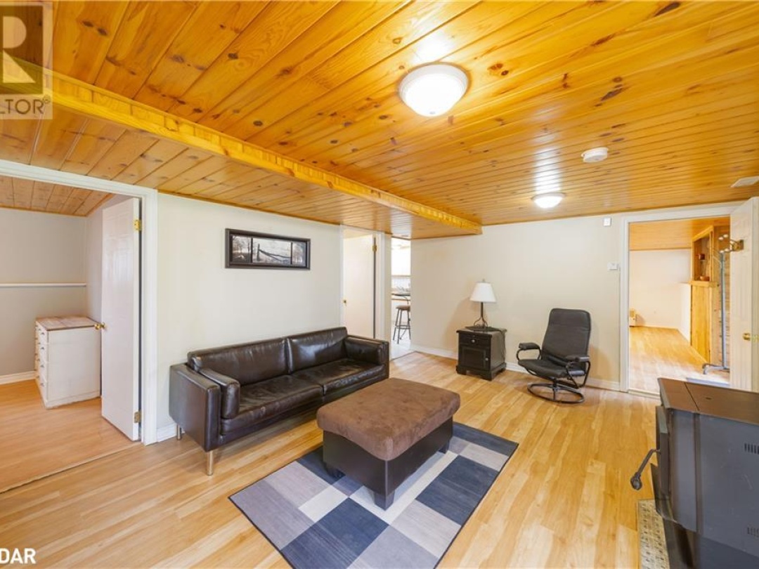 1936 Peninsula Point Road, Sparrow Lake