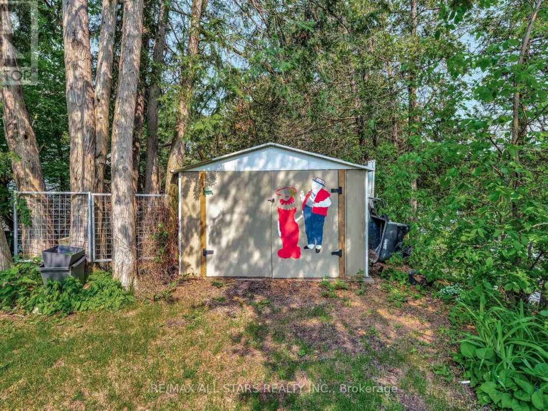 14 WYCHWOOD DRIVE E, 