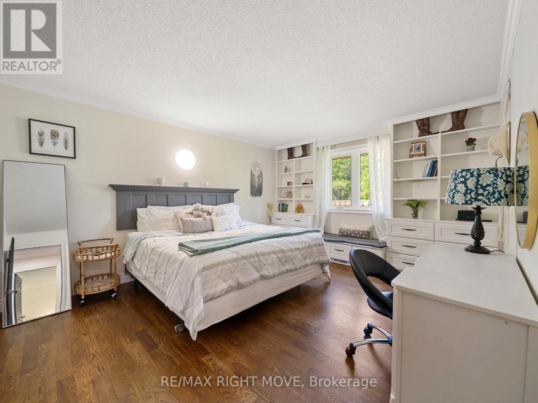 1948 CARRIAGE COURT, 