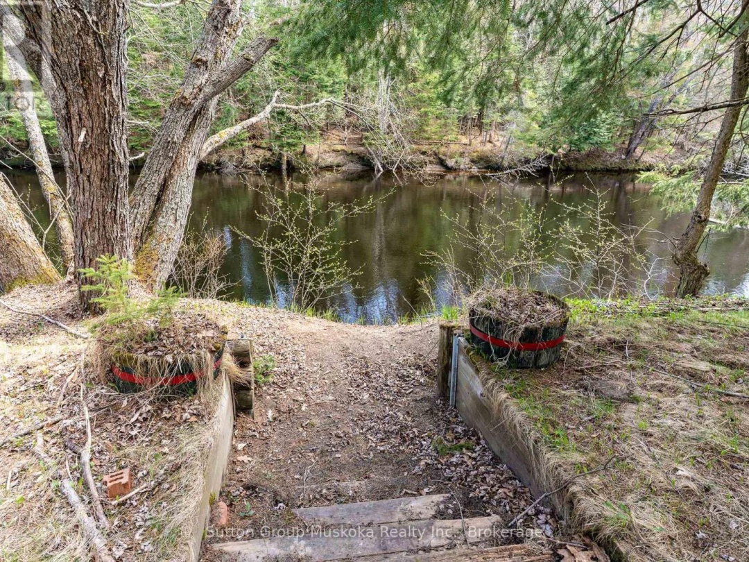 15 Glen Acres Road, Big East Lake