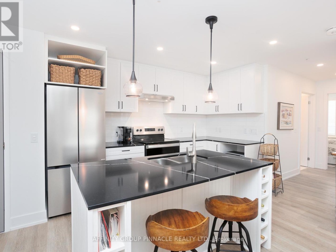 302 - 19A WEST STREET N, 