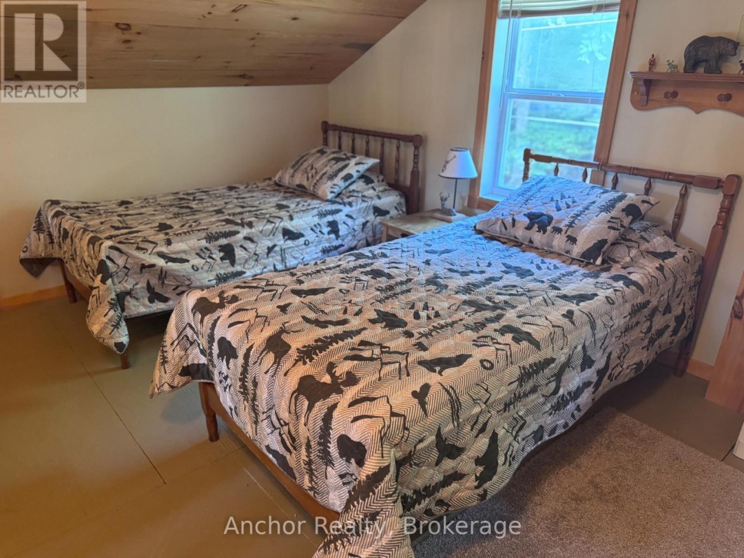 10469 LITTLE HAWK LAKE, 