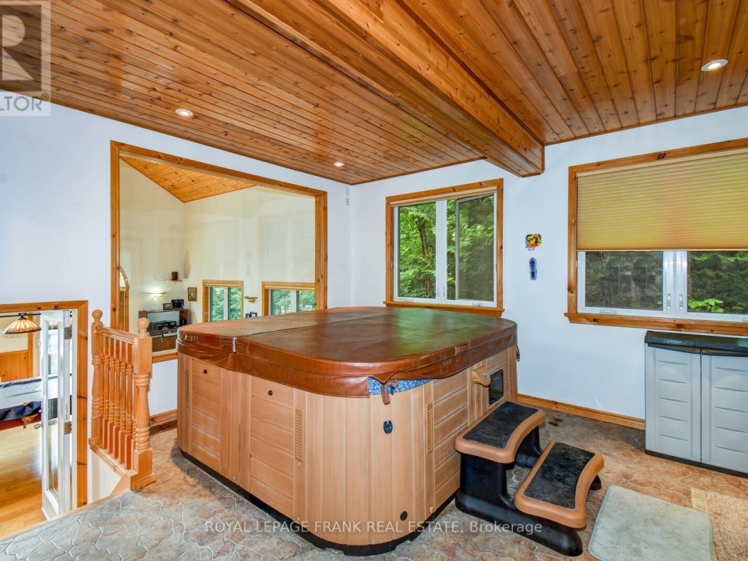 1013 MERRICK DRIVE, Wood Lake