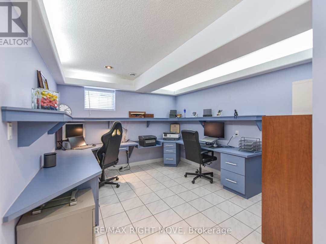 1263 Hawk Ridge Crescent, Severn