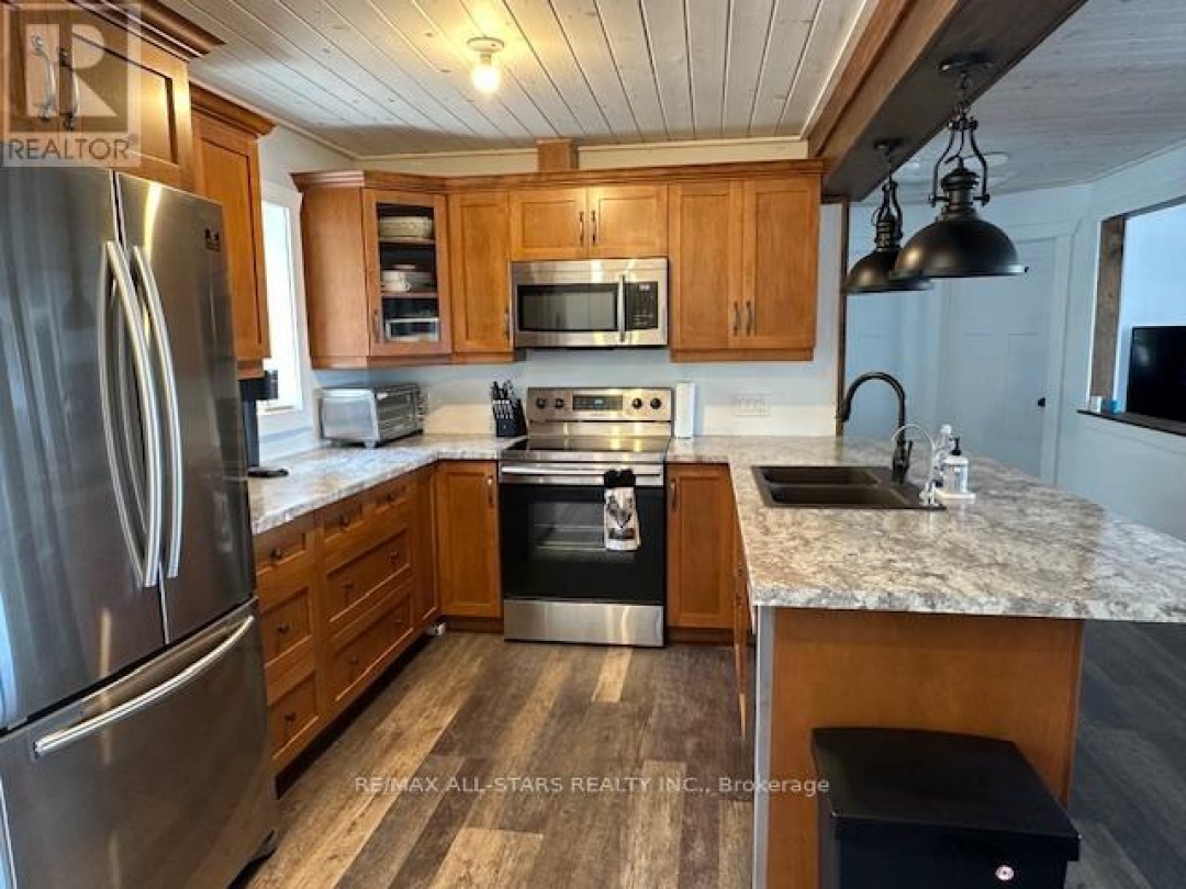 15 Manchester Trail, Sturgeon Lake