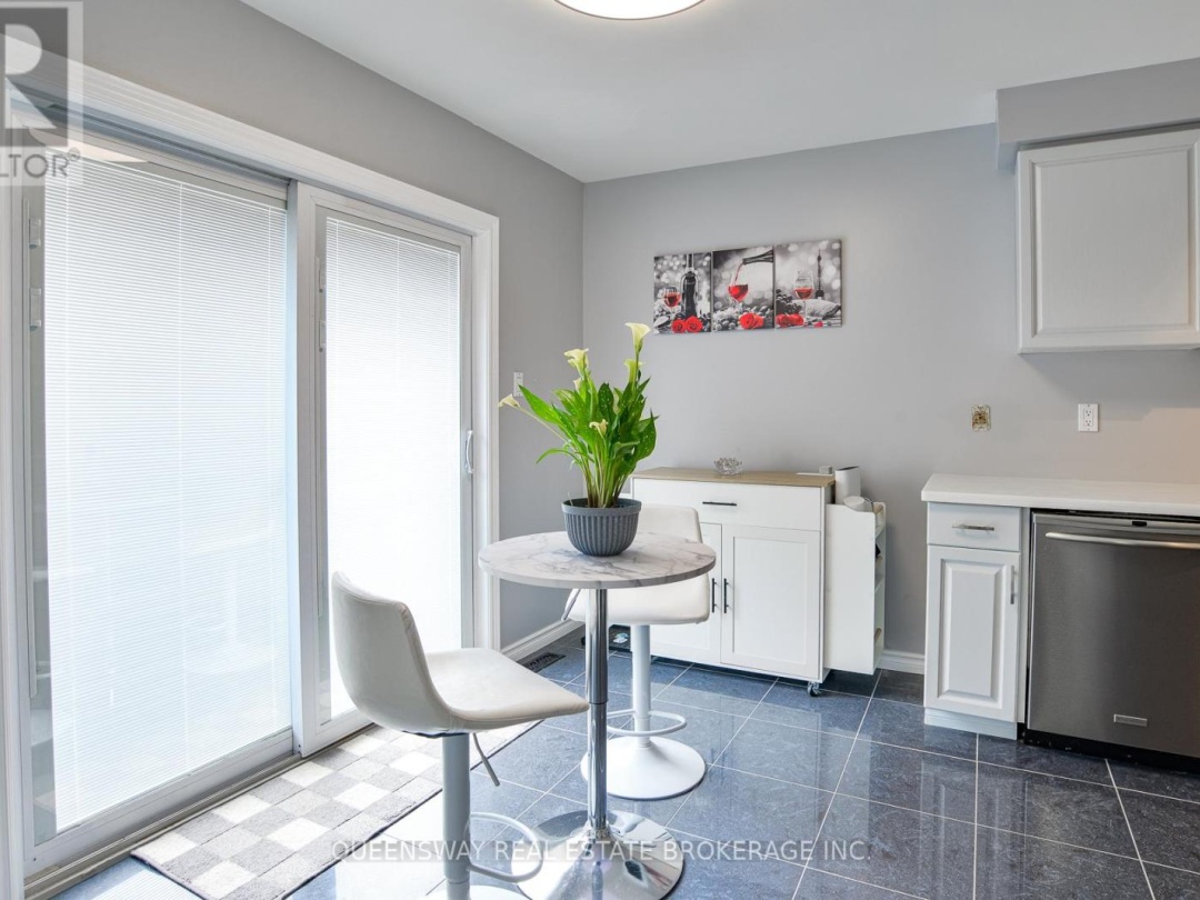 10 LEWIS DRIVE, Orillia