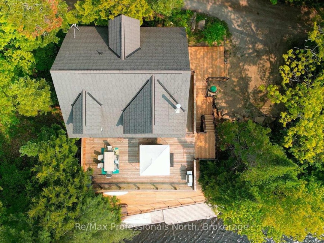 1024 ALBERT LANE E, Kawagama Lake