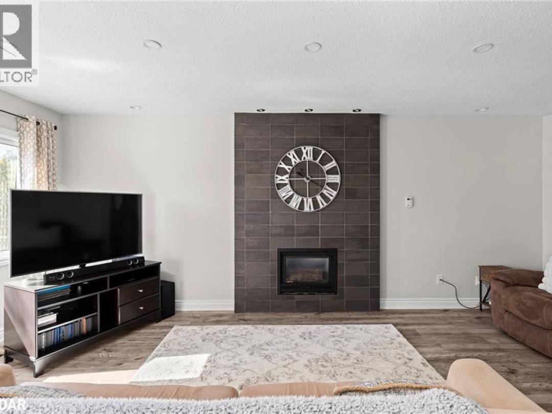 21 BRANDON Crescent, 