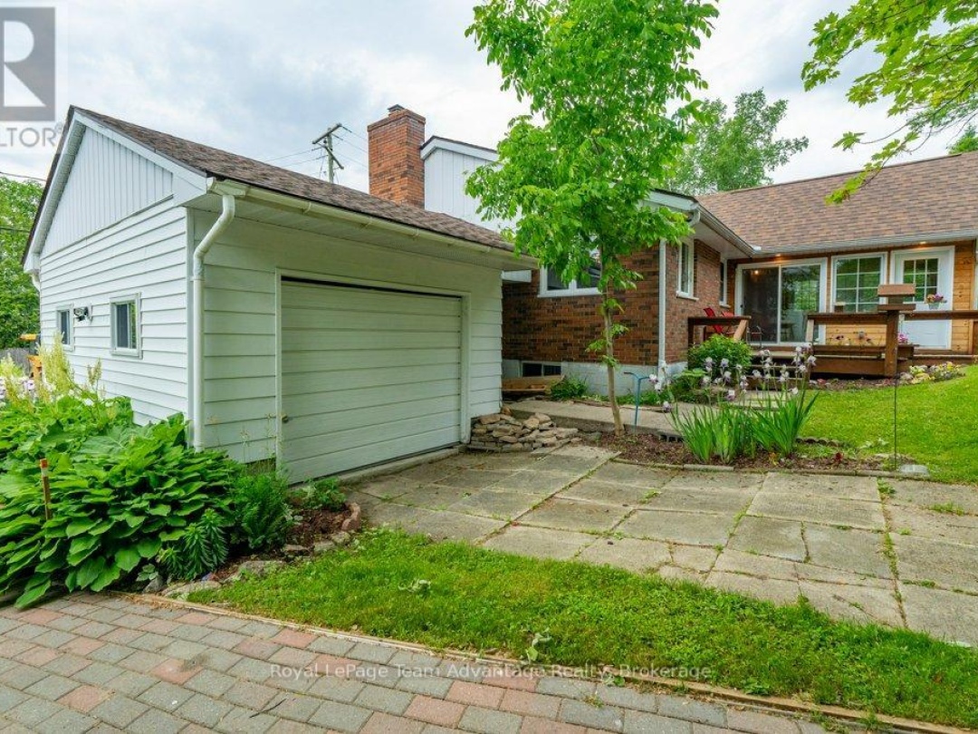 1 VICTORIA AVENUE, 