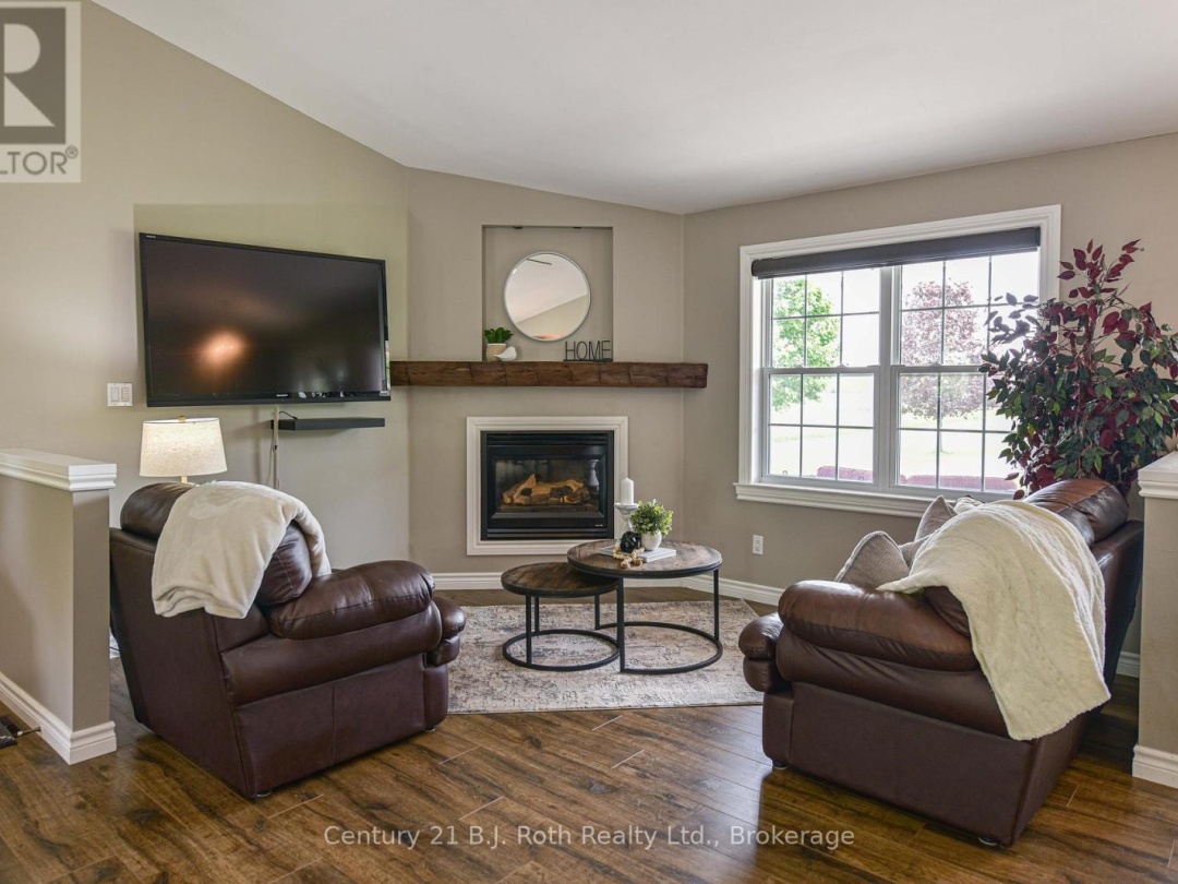 3516 Kirkfield Road, Dalrymple Lake