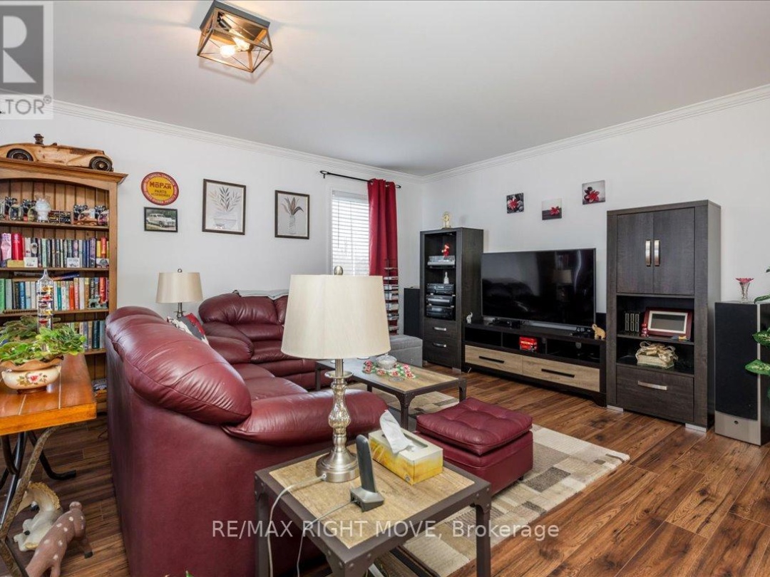 1 SINCLAIR CRESCENT, 