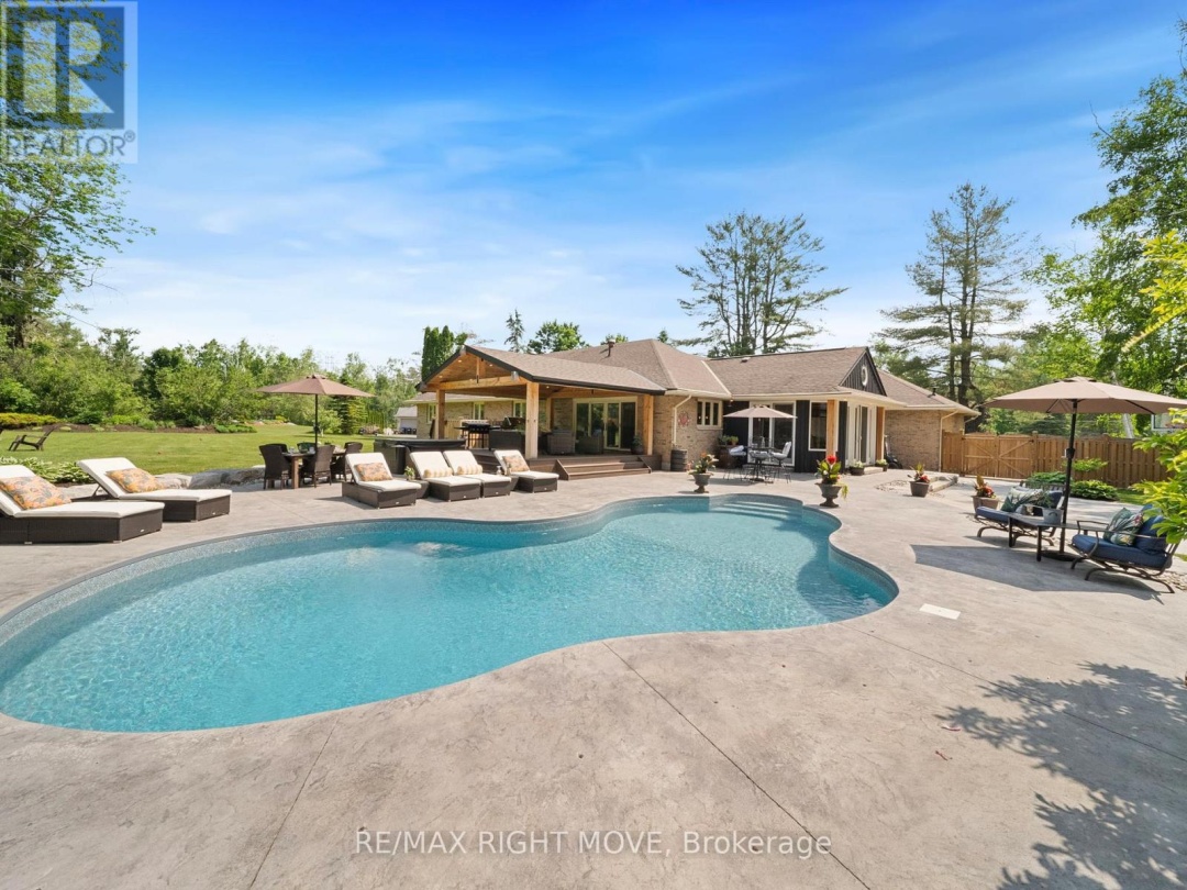 1948 CARRIAGE COURT, 