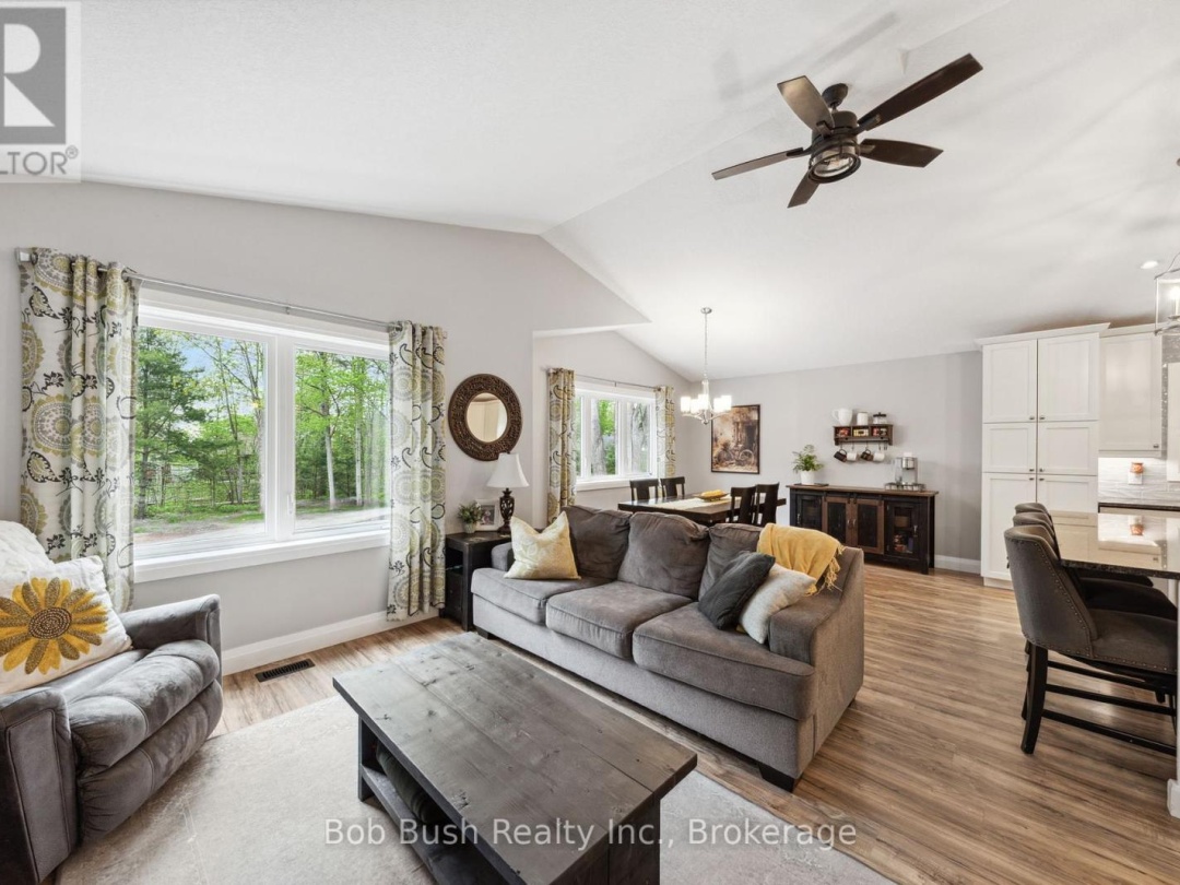 4 Davis Drive, Georgian Bay