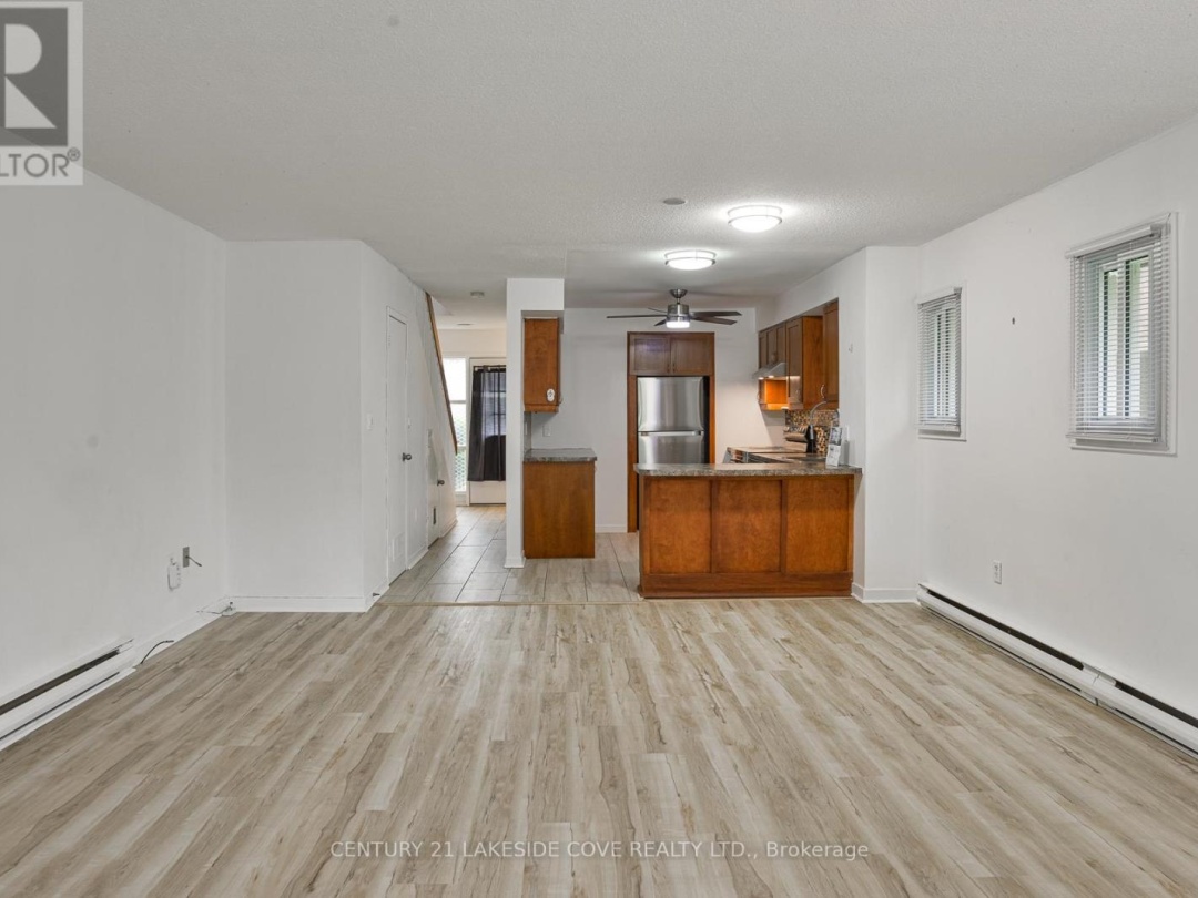UNIT 5 - 4 PARADISE BOULEVARD, 