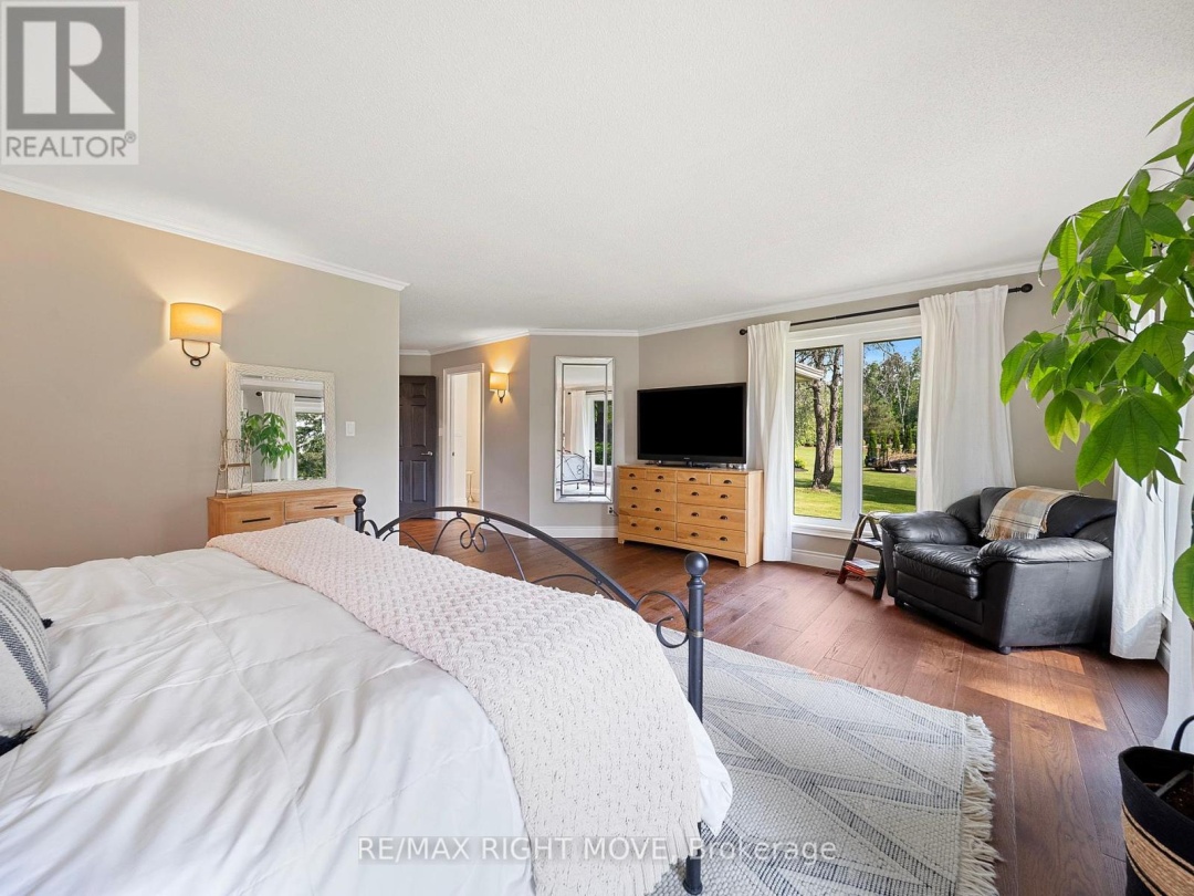 1948 CARRIAGE COURT, 