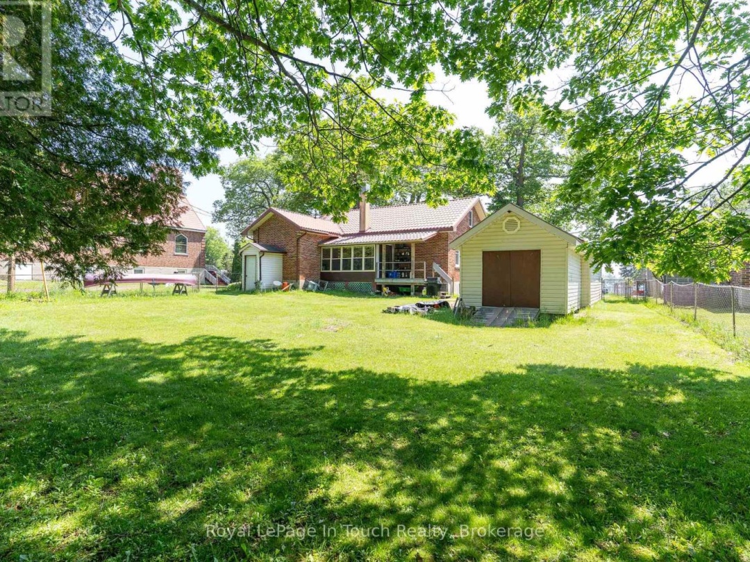 2596 HONEY HARBOUR ROAD, 