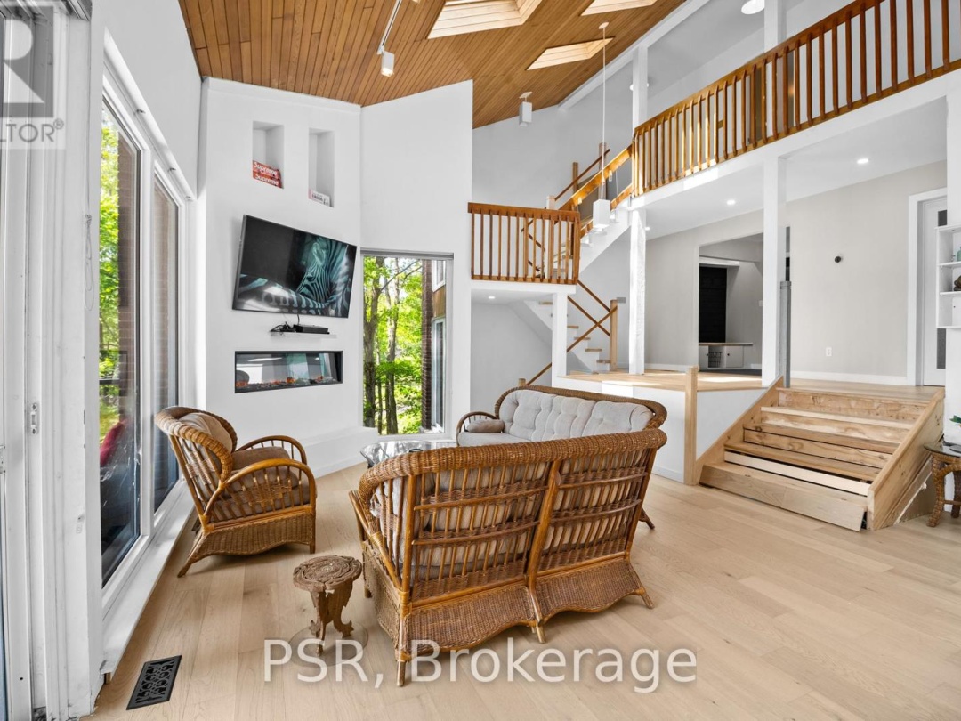 1030 S Sunset Bay Road, Lake Muskoka