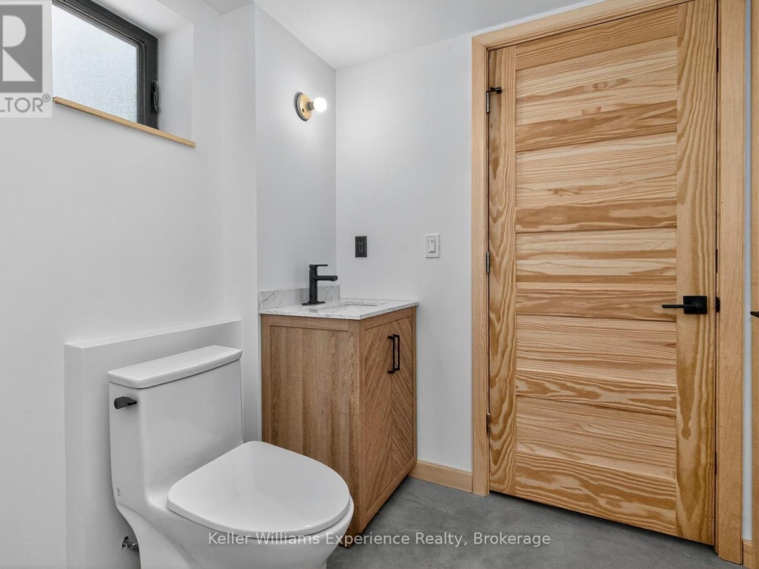 753 HONEY HARBOUR ROAD, 