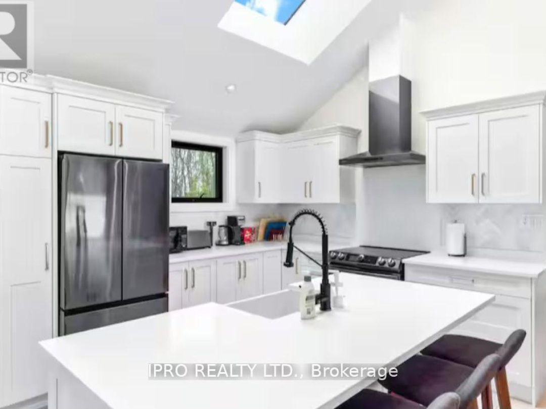 39 LONG POINT ROAD, 