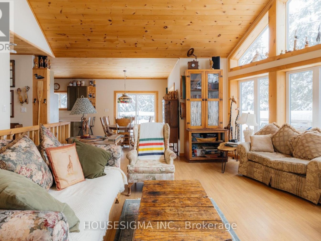 1208 Minnow Drive, Kennisis Lake