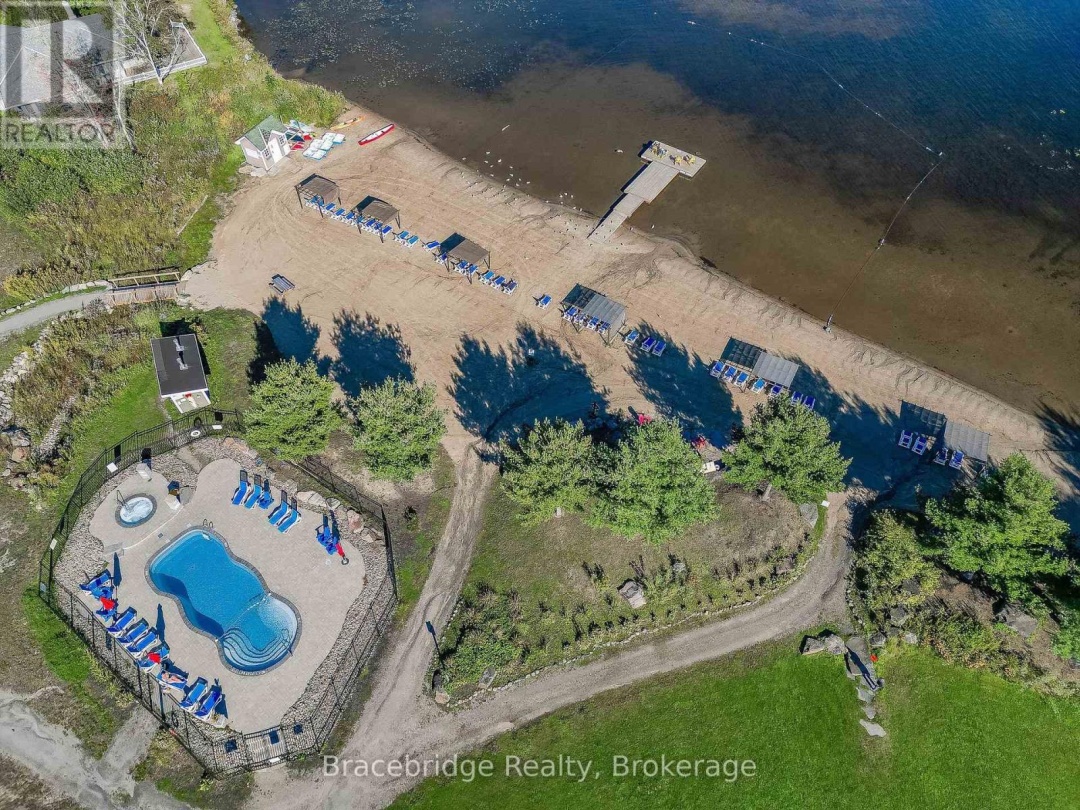 B101 B2 1869 Muskoka Rd 118 Highway W, 