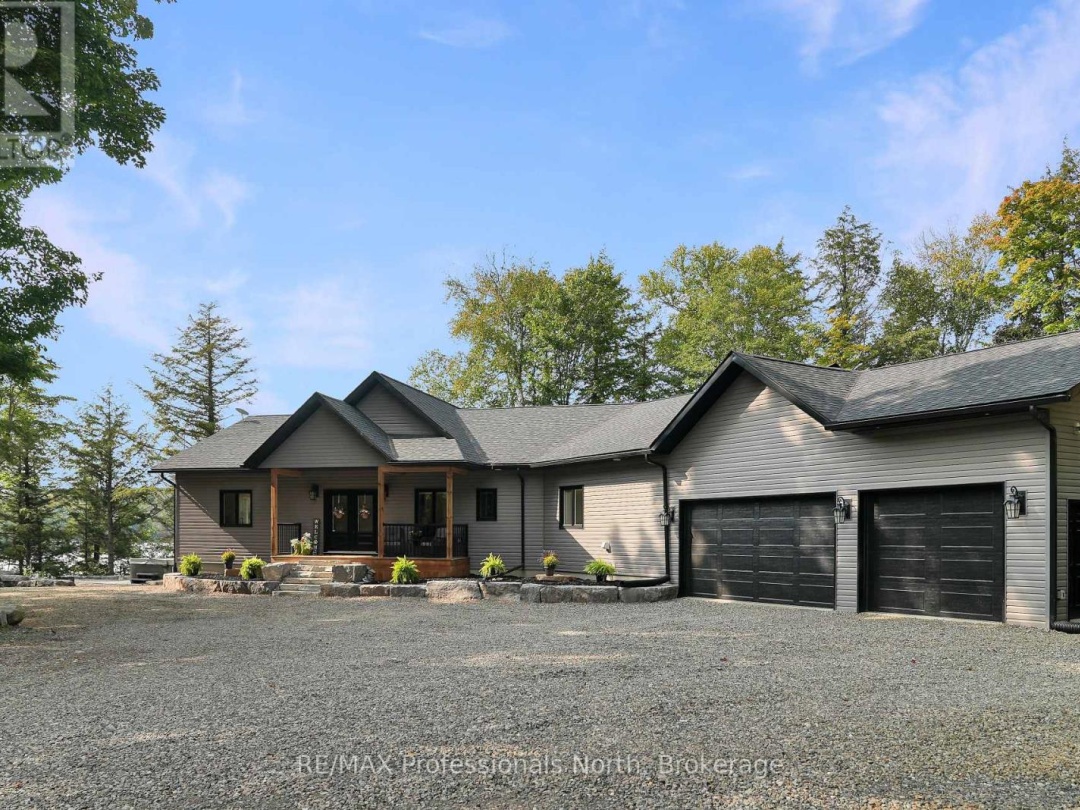 1034 Lone Wolf Crescent, Percy Lake