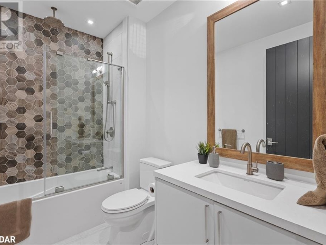 124 Claren Crescent Crescent, Lake Vernon