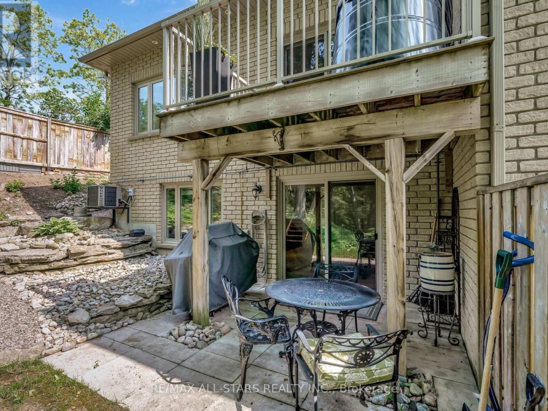 84A FRANCIS STREET E, 