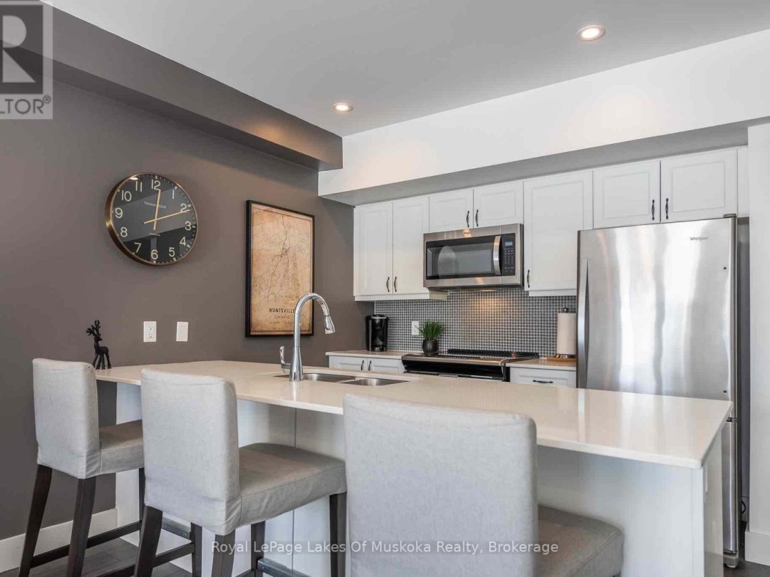 102 3 Tree Tops Lane, Peninsula Lake