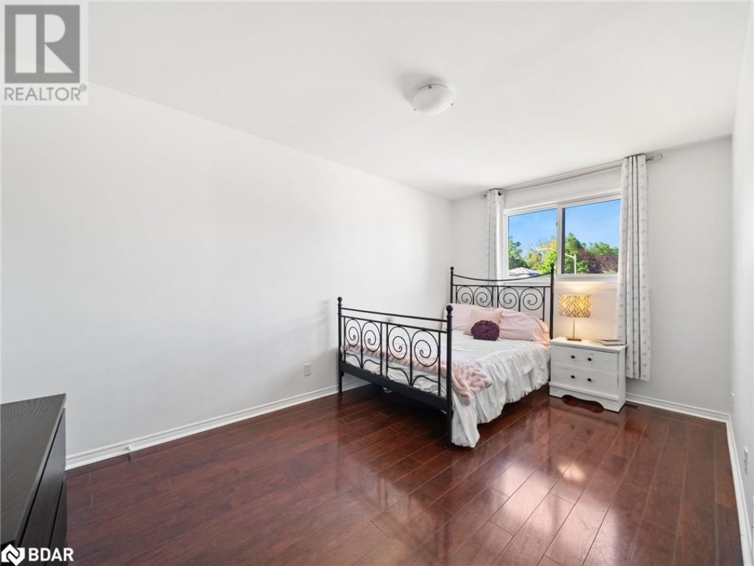 2 CHESTNUT Place, 