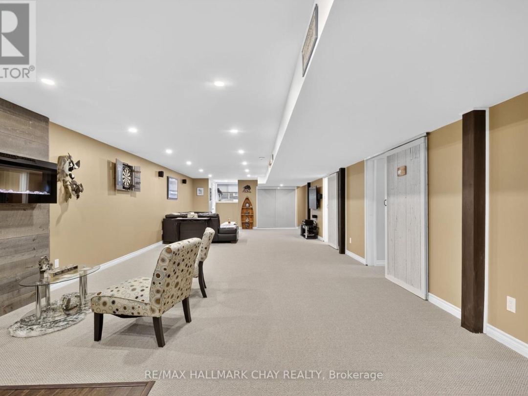 202 VEL-DOR CRESCENT, 