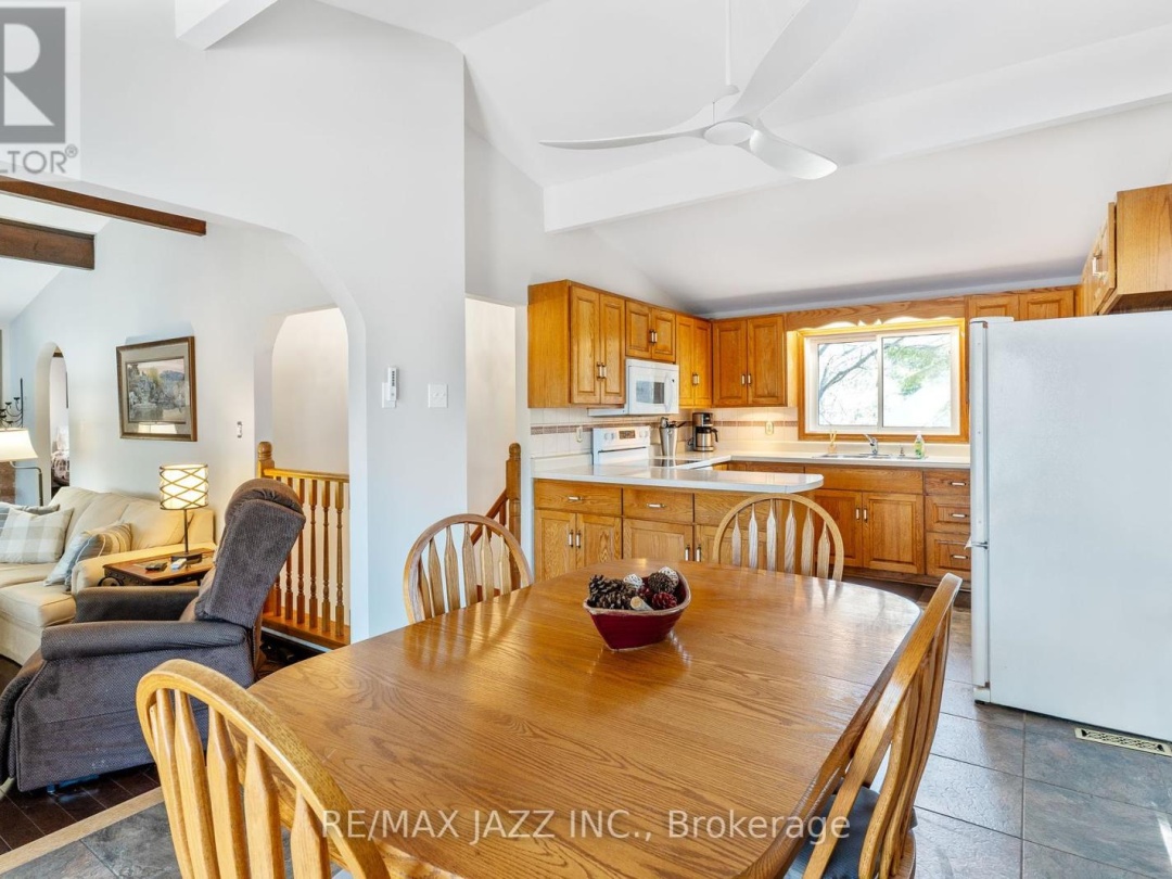 1092 Briscoe Drive, Kushog Lake