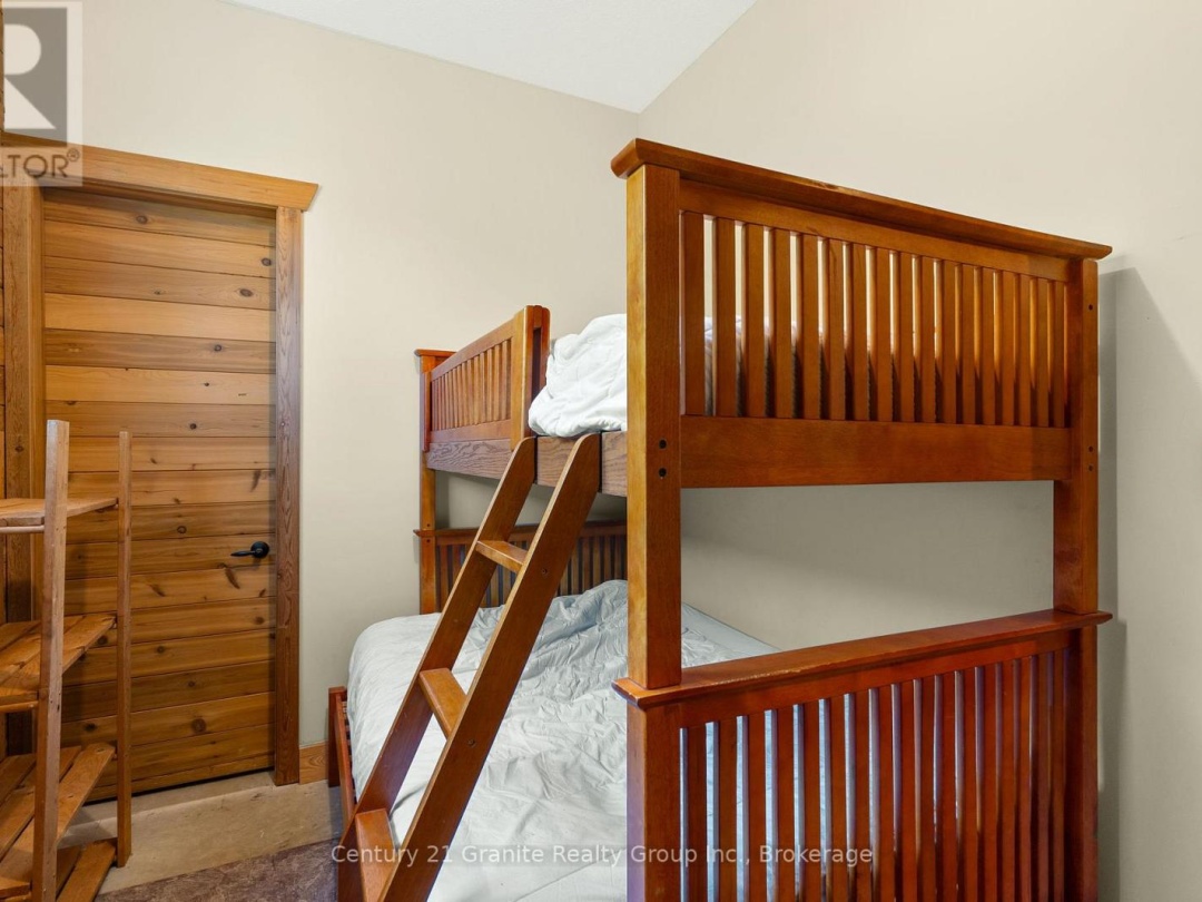1226 TRAPLINE TRAIL, Bat Lake