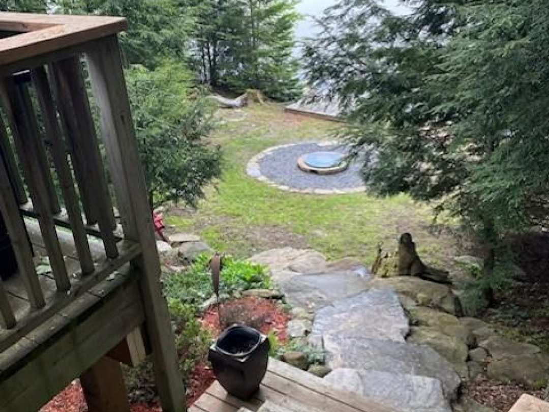 5541 KENNISIS LAKE ROAD, 