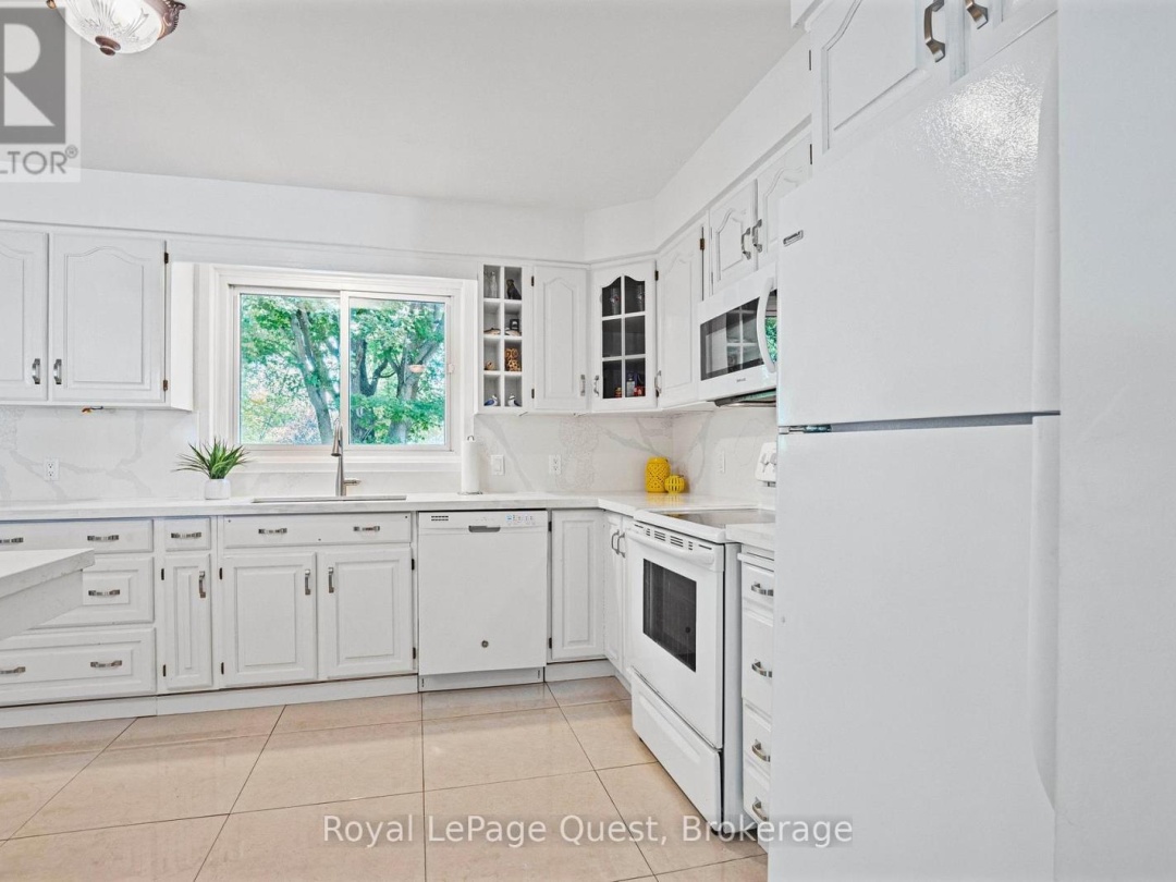 8 South Island Trail, Lake Simcoe