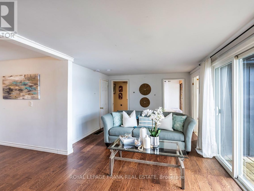 119 OAKDENE CRESCENT, 