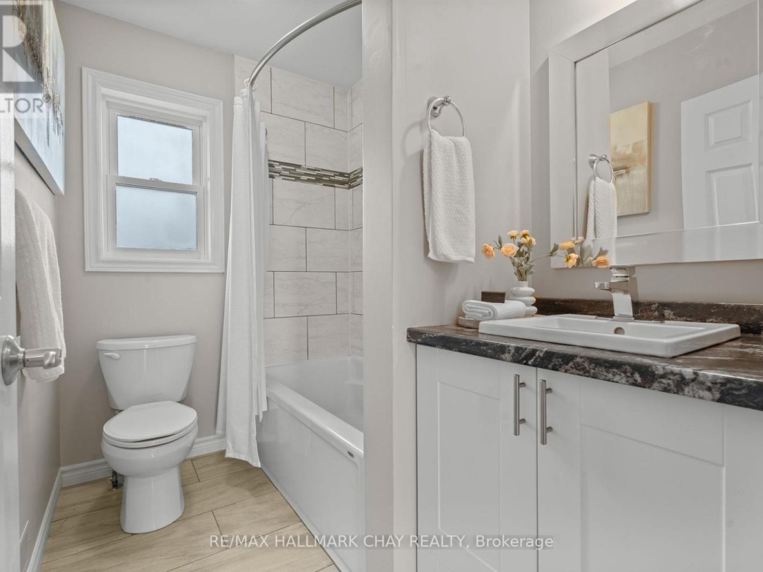 4 - 1 OLIVE CRESCENT, 