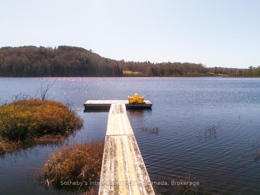 427 West Browns Road E, Weeduck Lake