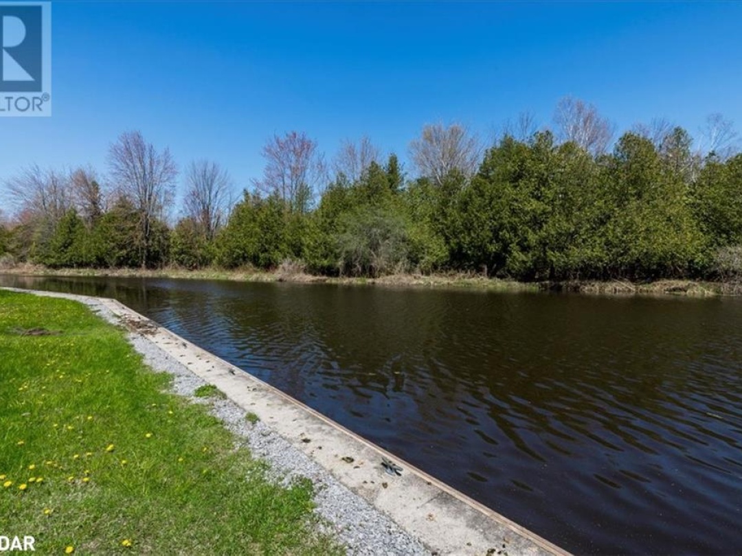 81 Laguna Parkway Parkway Unit# 12, Lake Simcoe