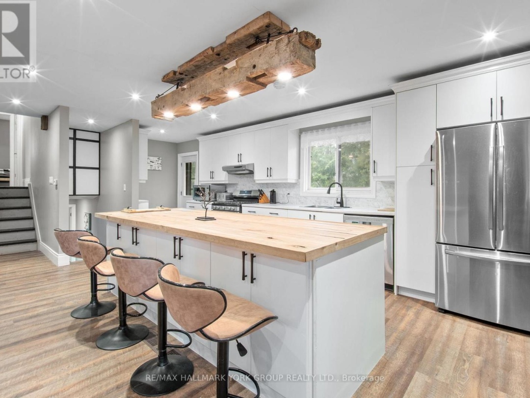 24115 Thorah Park Boulevard, Lake Simcoe