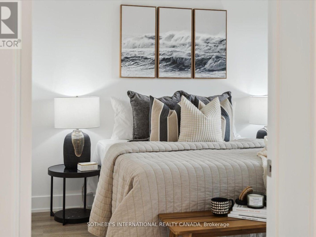 306 - 19B WEST STREET N, 